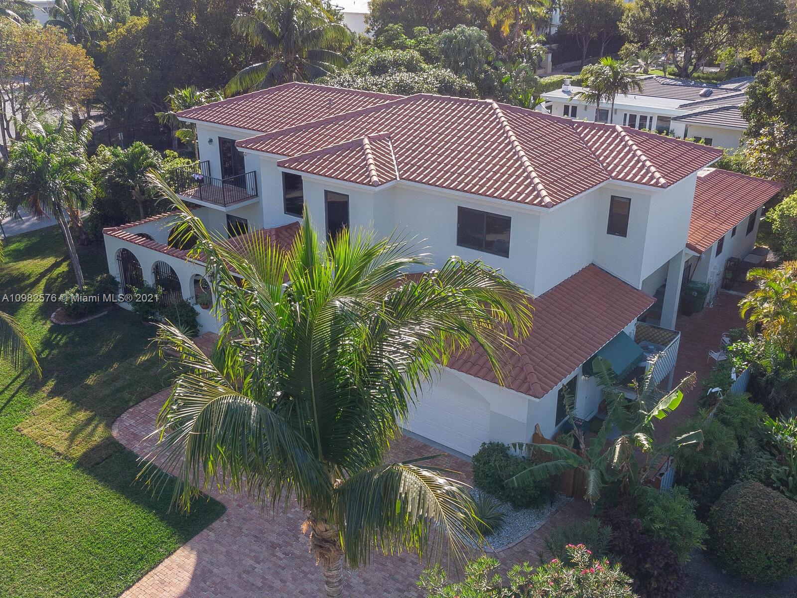 390 Atlantic Road Key Biscayne, FL 33149 - Photo 2 of 31