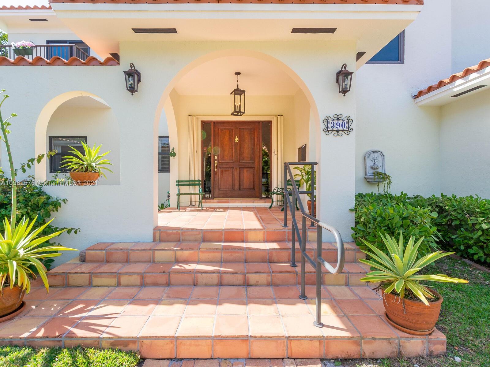 390 Atlantic Road Key Biscayne, FL 33149 - Photo 3 of 31