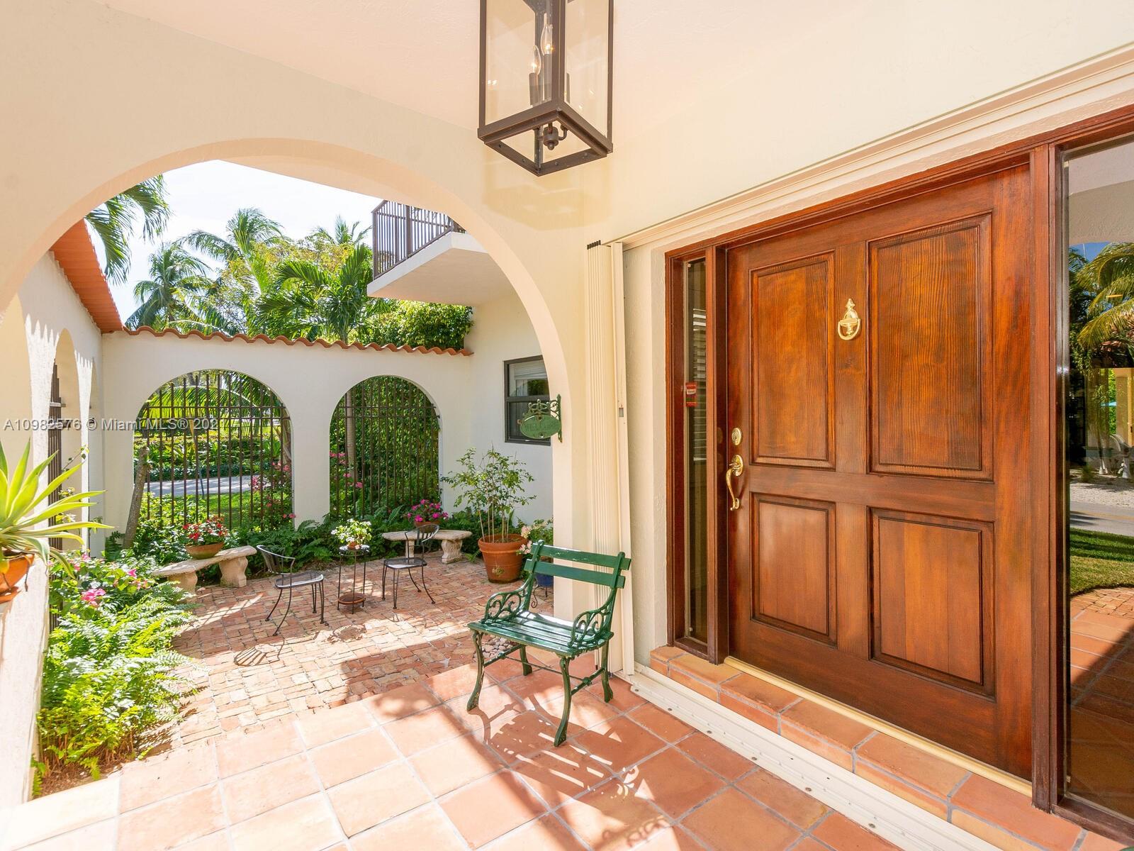 390 Atlantic Road Key Biscayne, FL 33149 - Photo 4 of 31