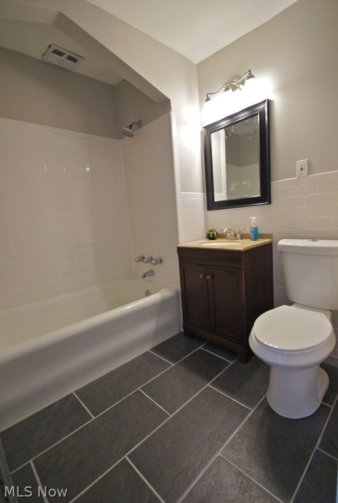 4006 Rosemond Road Cleveland Heights, OH 44121 - Photo 3 of 23