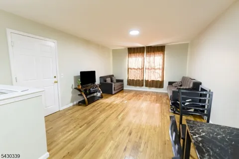 $750,000 | 297 Avon Avenue, Newark, NJ 07108