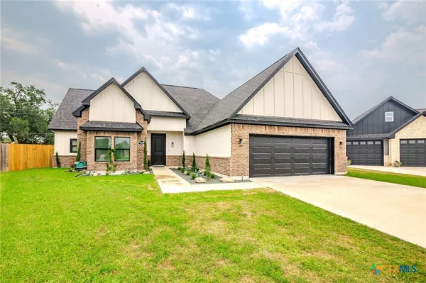 $3,300 | 109 Luke Court, Victoria, TX 77904