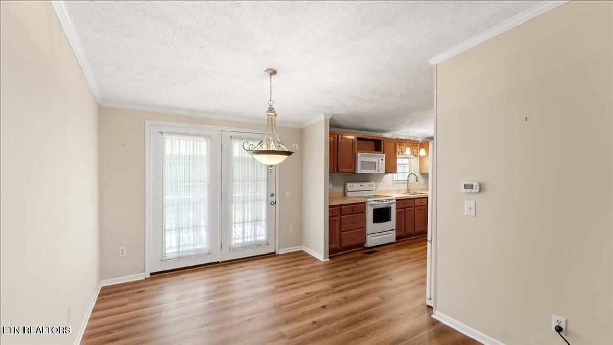 10985 Lantana Road Crossville, TN 38572 - Photo 6 of 31 07-Dining Area