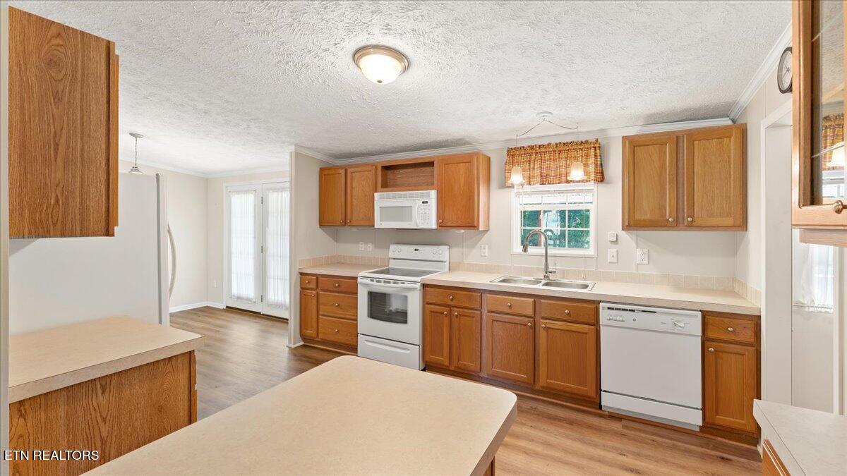 10985 Lantana Road Crossville, TN 38572 - Photo 8 of 31 10-Kitchen