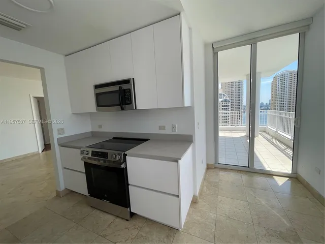 $5,500 | 801 Brickell Key Boulevard, Unit 2511, Miami, FL 33131