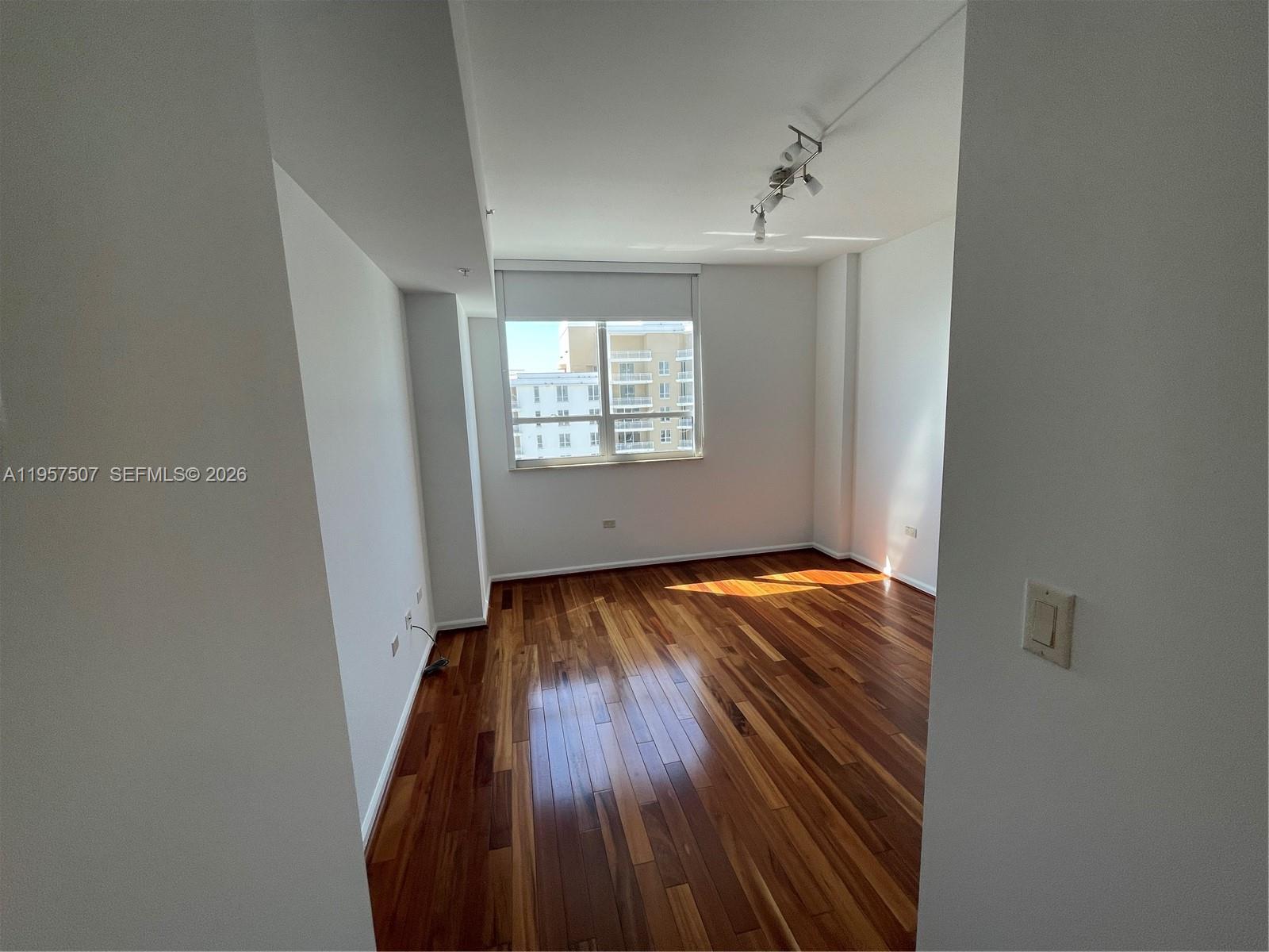 801 Brickell Key Boulevard, Unit 2511 Miami, FL 33131 - Photo 20 of 24