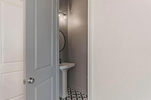 $422,200 | 2136 Village Walk Lane, Aledo, TX 76008