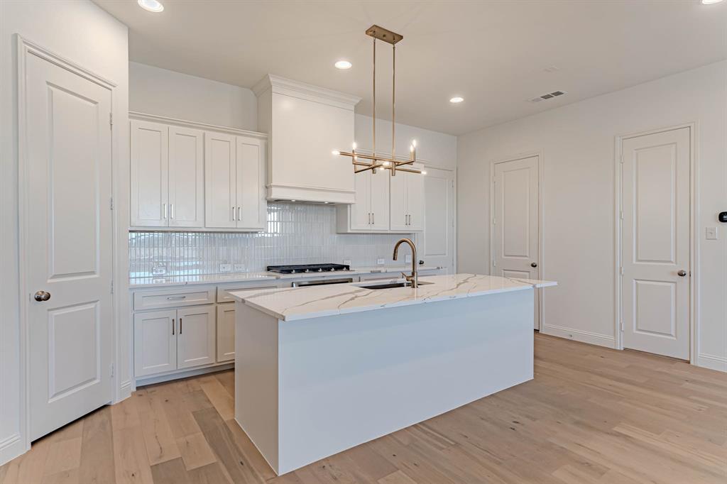 2136 Village Walk Lane Aledo, TX 76008 - Photo 3 of 38