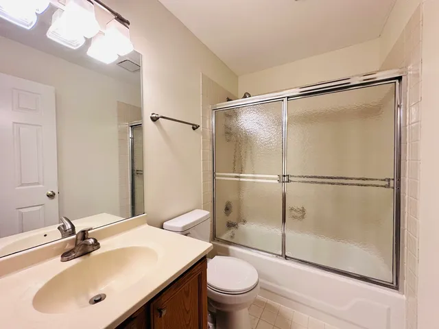 $2,600 | 223 New Bridge Court, Unit 223, Palatine, IL 60067