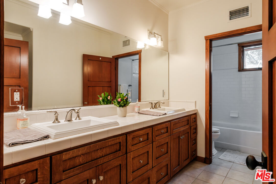 21717 Encina Road Topanga, CA 90290 - Photo 34 of 60