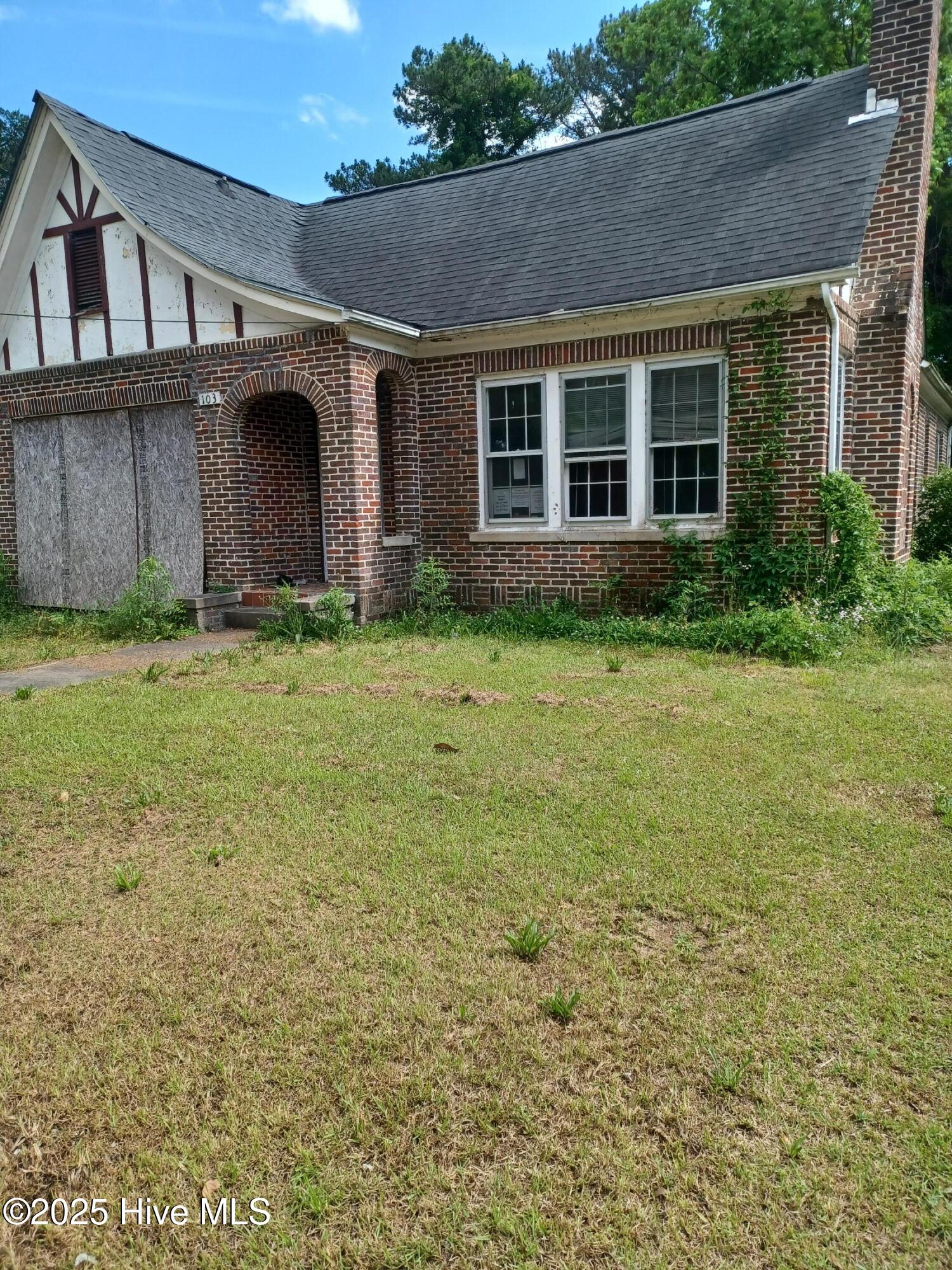 103 Summit Avenue Kinston, NC 28501 - Photo 2 of 9 Front 2