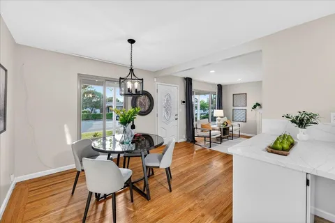 $1,079,000 | 856 Linda Vista Street, San Jose, CA 95127