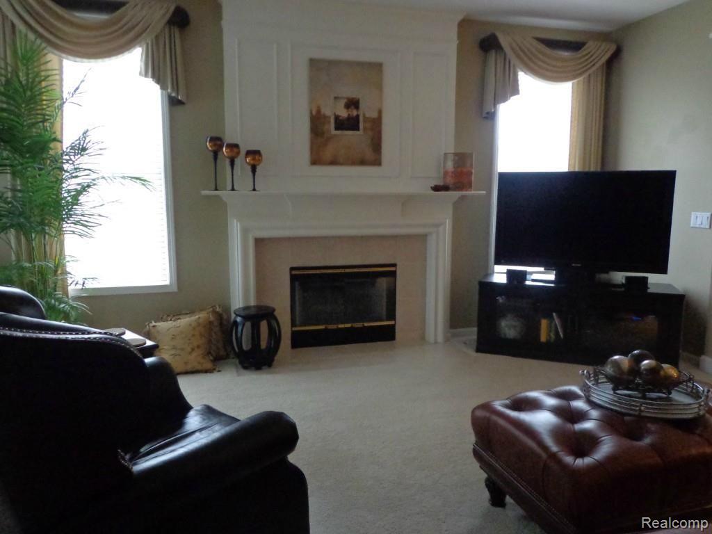 1346 Copper Circle, Unit 22 Rochester, MI 48306 - Photo 2 of 26 Great Room.