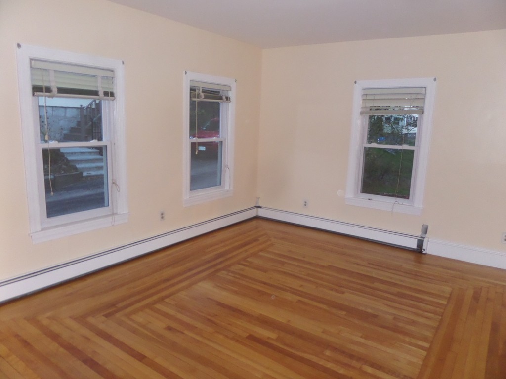 34 Tatman Street Worcester, MA 01607 - Photo 3 of 12 Gallery Image 3