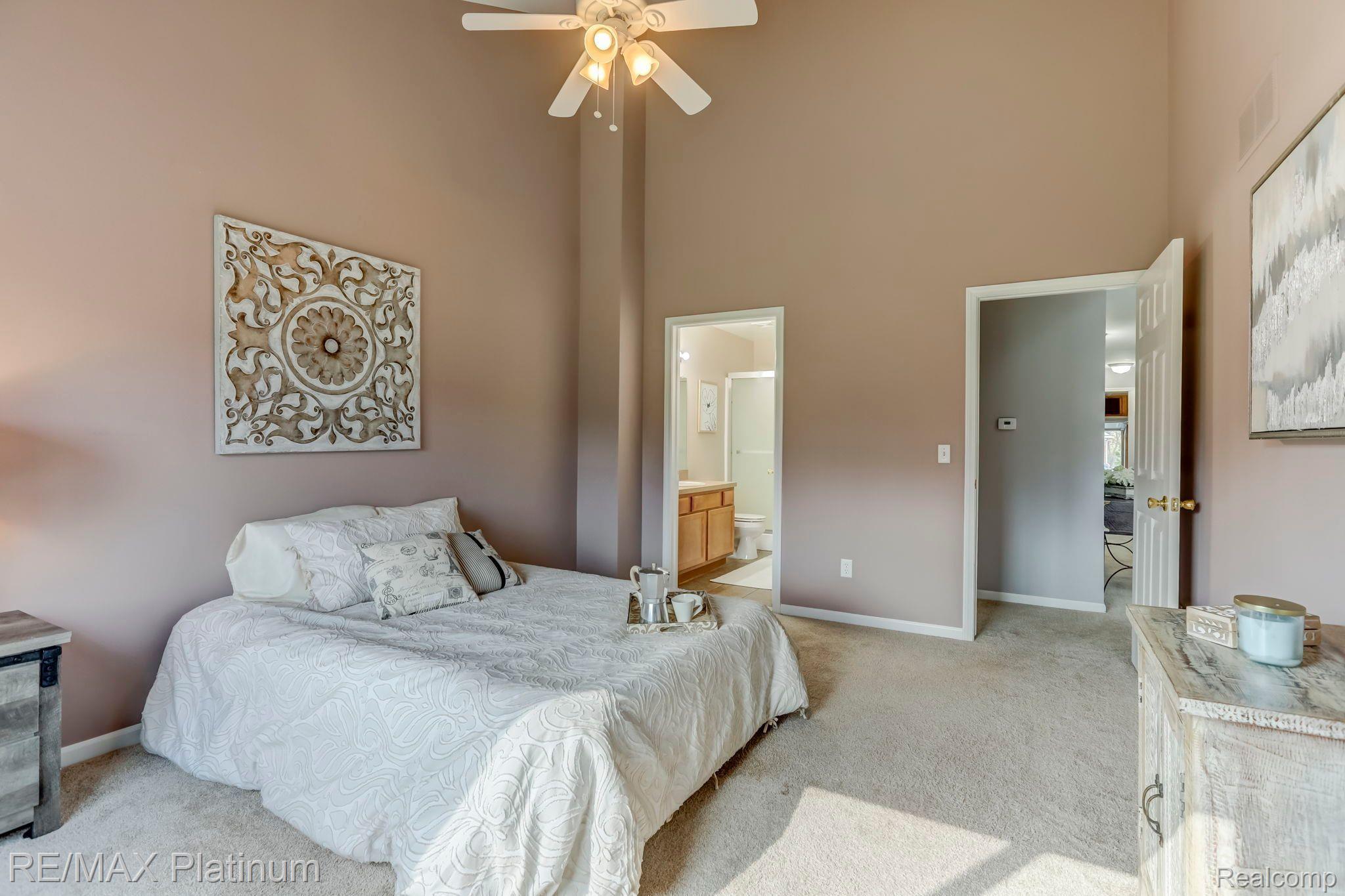 4689 Summer Ridge Drive Howell, MI 48843 - Photo 17 of 32 Convenient primary bathroom.
