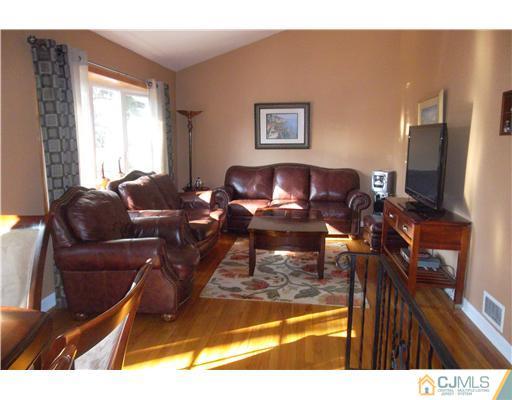 270 Garner Road North Brunswick, NJ 08902 - Photo 2 of 16 Gallery Image 2
