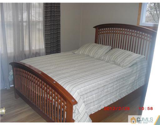 270 Garner Road North Brunswick, NJ 08902 - Photo 7 of 16 Gallery Image 7