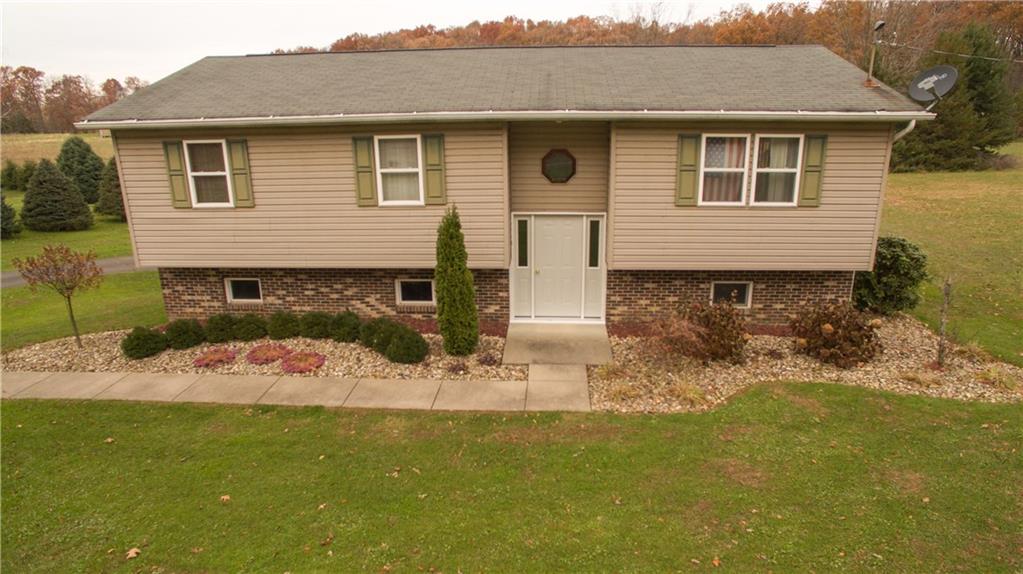 1241 Herman Road Cabot, PA 16023 - Photo 2 of 24