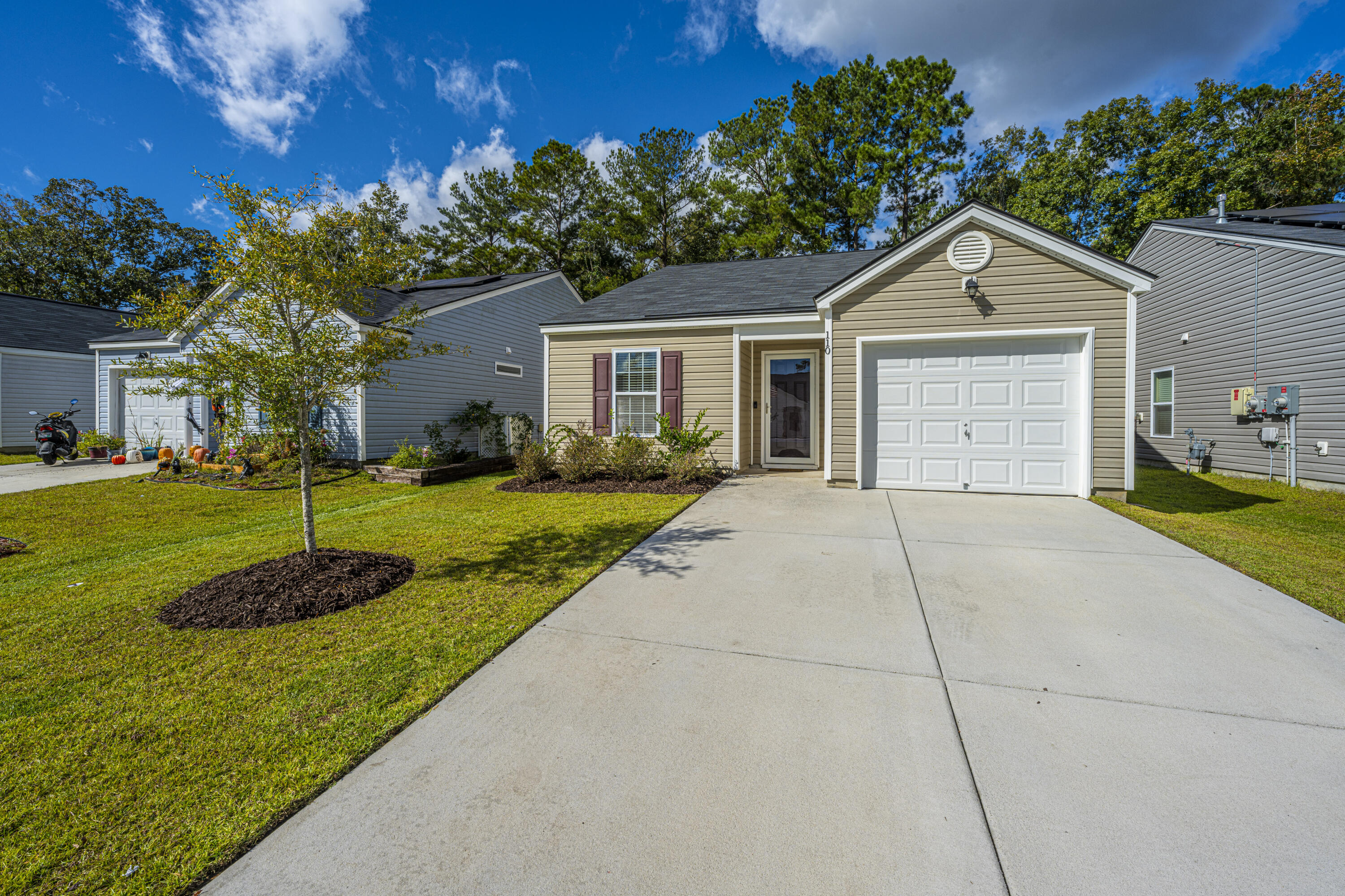 110 Brittondale Road Summerville, SC 29485 - Photo 2 of 27 Exterior