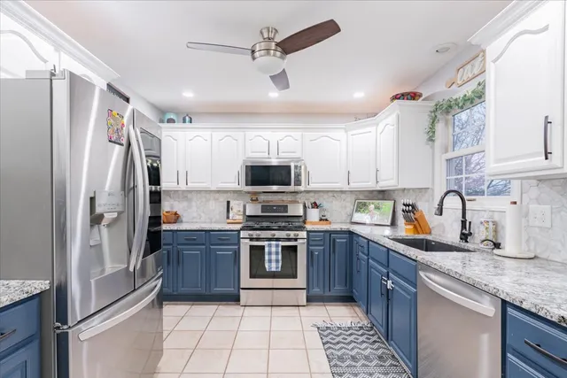 $469,900 | 901 Barbara Drive, Heyworth, IL 61745