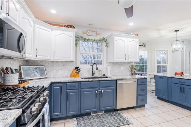 $469,900 | 901 Barbara Drive, Heyworth, IL 61745