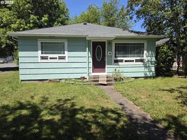 $275,000 | 1305 8th Avenue, Longview, WA 98632