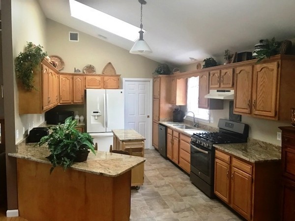 5 Deerfield Lane Fairhaven, MA 02719 - Photo 10 of 30