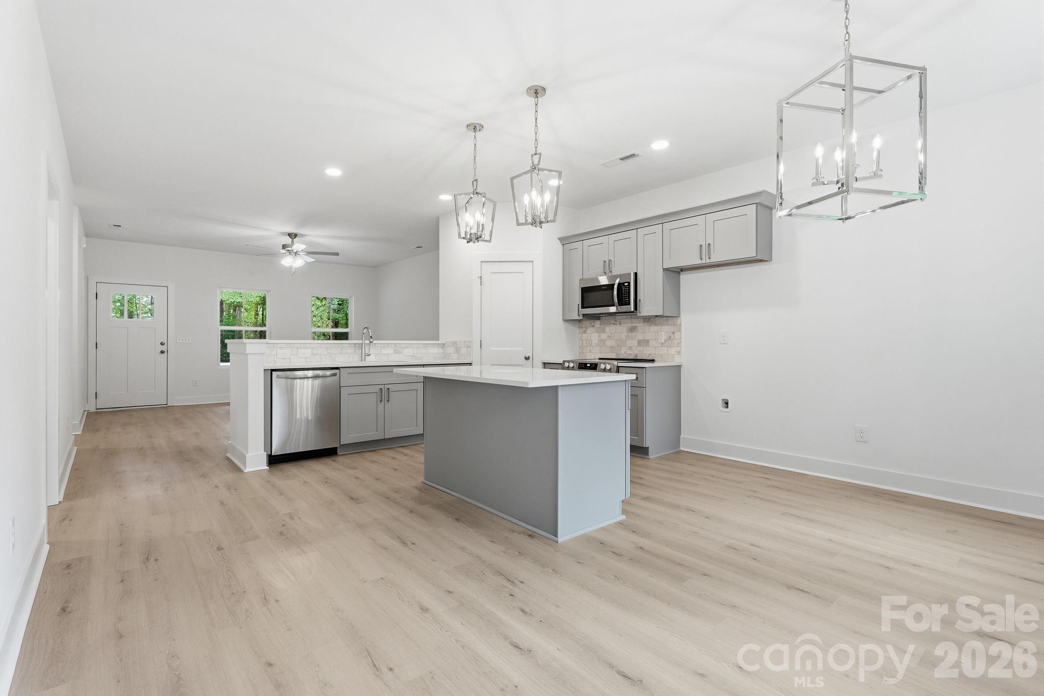 2021 Hart Road Charlotte, NC 28214 - Photo 4 of 22