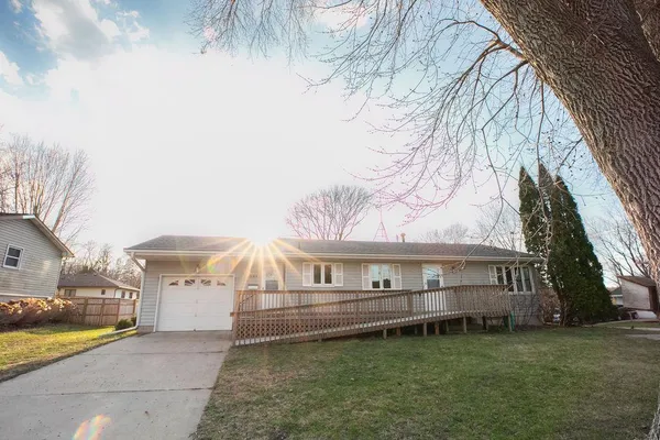 $267,900 | 581 Pleasant Street, Dassel, MN 55325