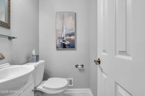 $575,000 | 1466 Arapaho Court, Toms River, NJ 08755