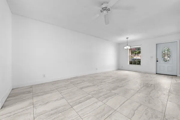 $1,490 | 811 Salem Lane, Lake Worth, FL 33467