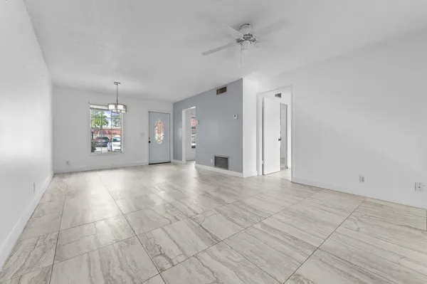 $1,490 | 811 Salem Lane, Lake Worth, FL 33467