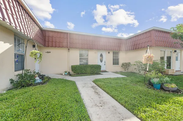 $1,490 | 811 Salem Lane, Lake Worth, FL 33467