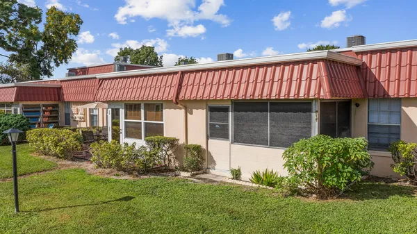 $1,490 | 811 Salem Lane, Lake Worth, FL 33467