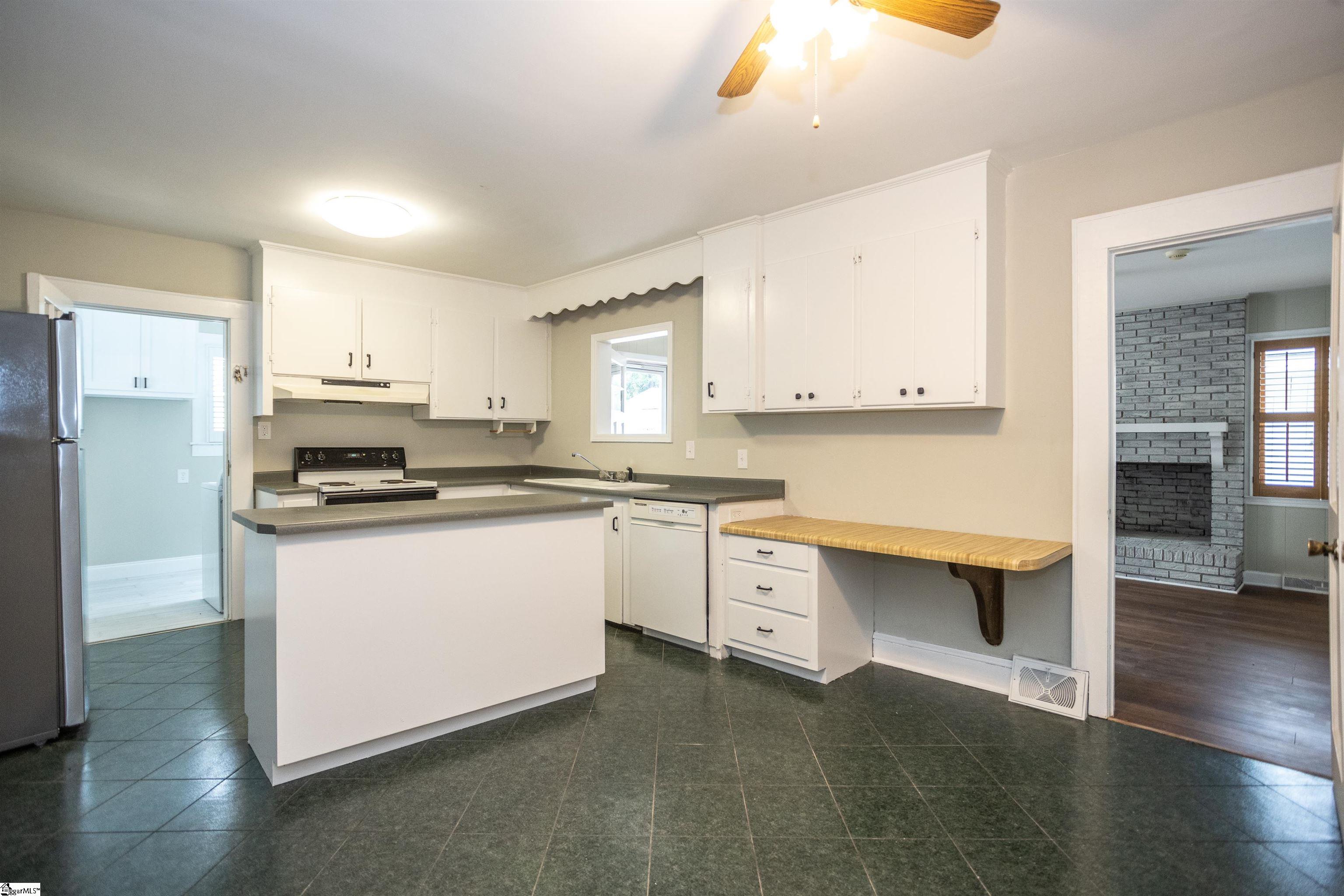 705 North Main Street Fountain Inn, SC 29644 - Photo 10 of 21