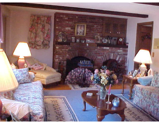 541 Maple Street Danvers, MA 01923 - Photo 4 of 4 Gallery Image 4