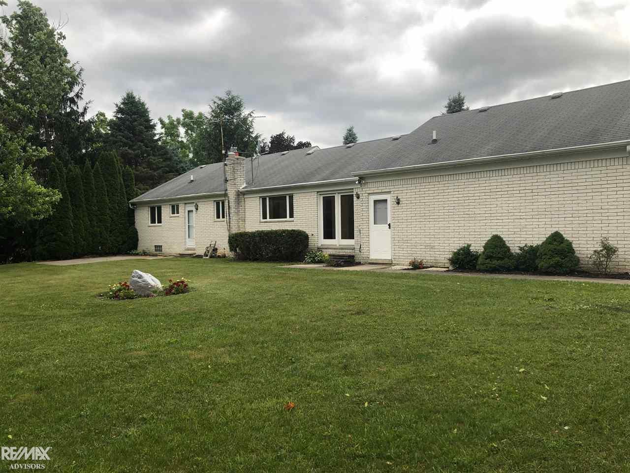 5788 Newman Road St. Clair, MI 48079 - Photo 4 of 47 50015725-3.JPG