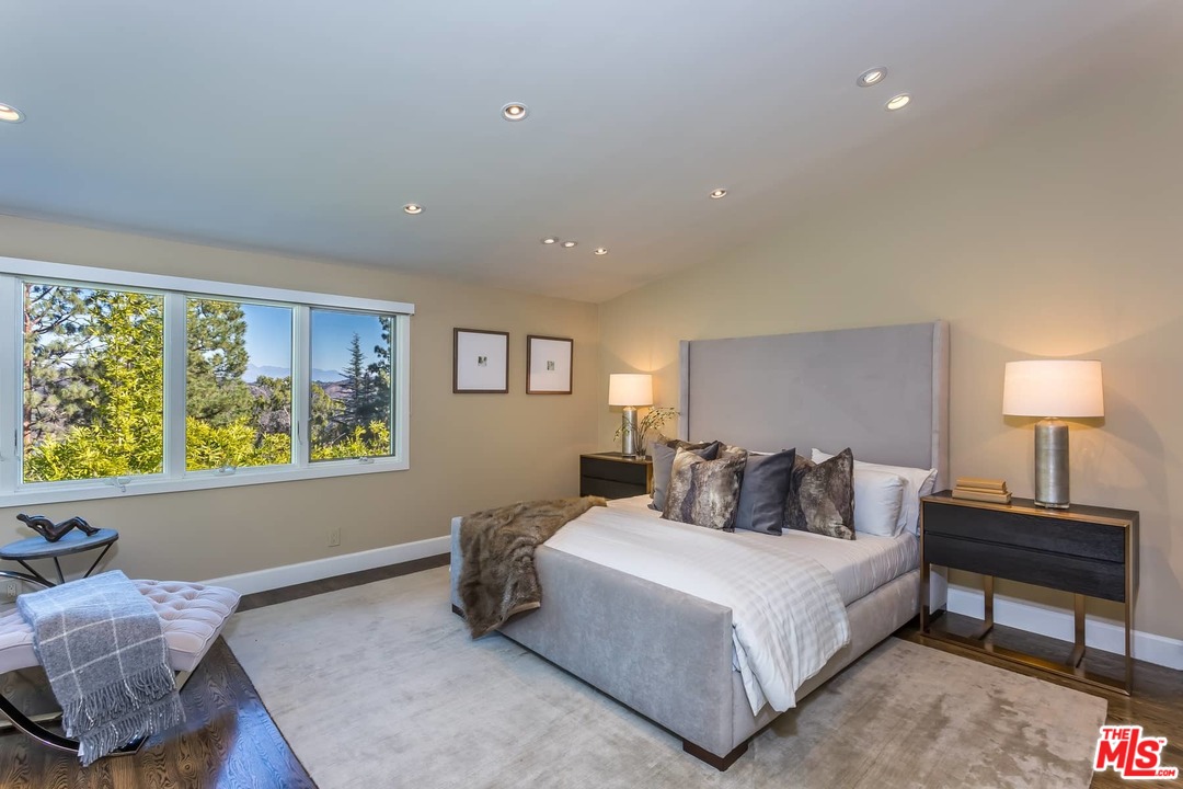 1740 Stone Canyon Road Los Angeles, CA 90077 - Photo 27 of 53