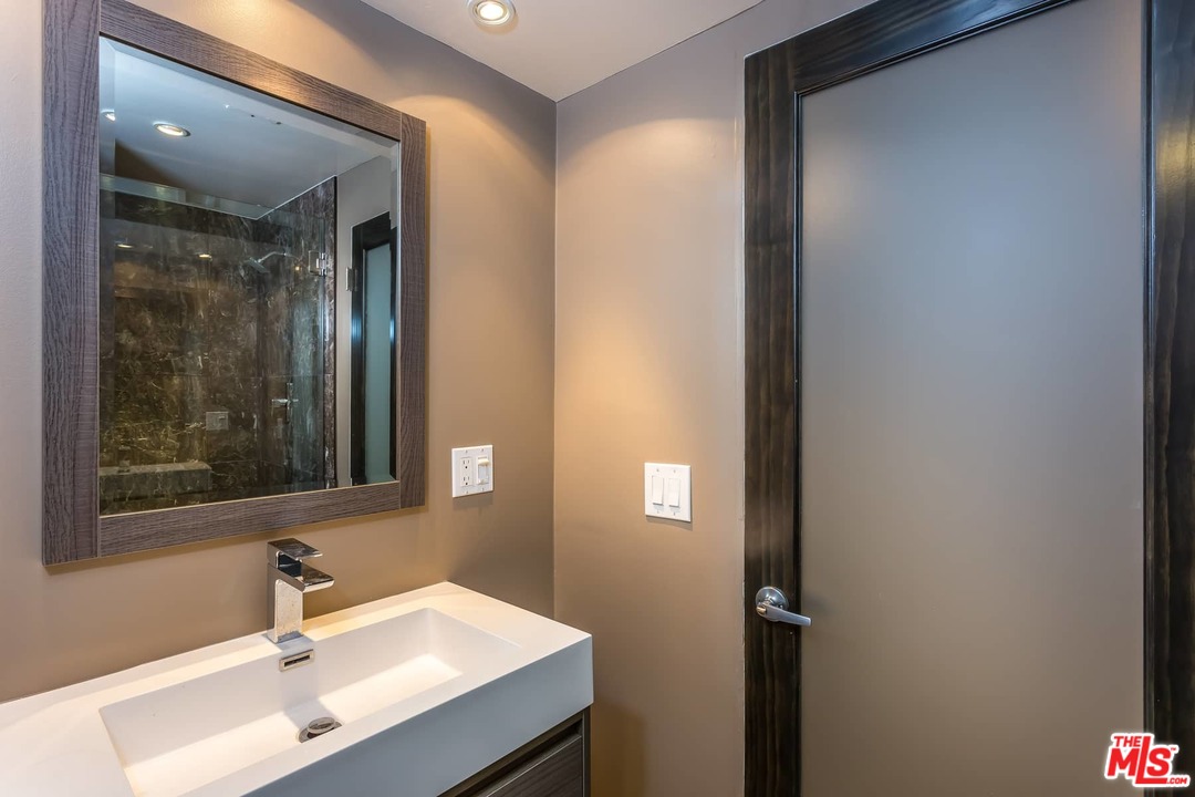 1740 Stone Canyon Road Los Angeles, CA 90077 - Photo 40 of 53