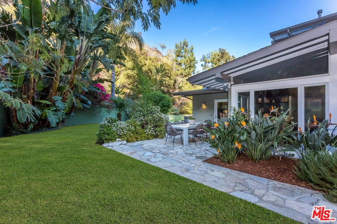 1740 Stone Canyon Road Los Angeles, CA 90077 - Photo 46 of 53