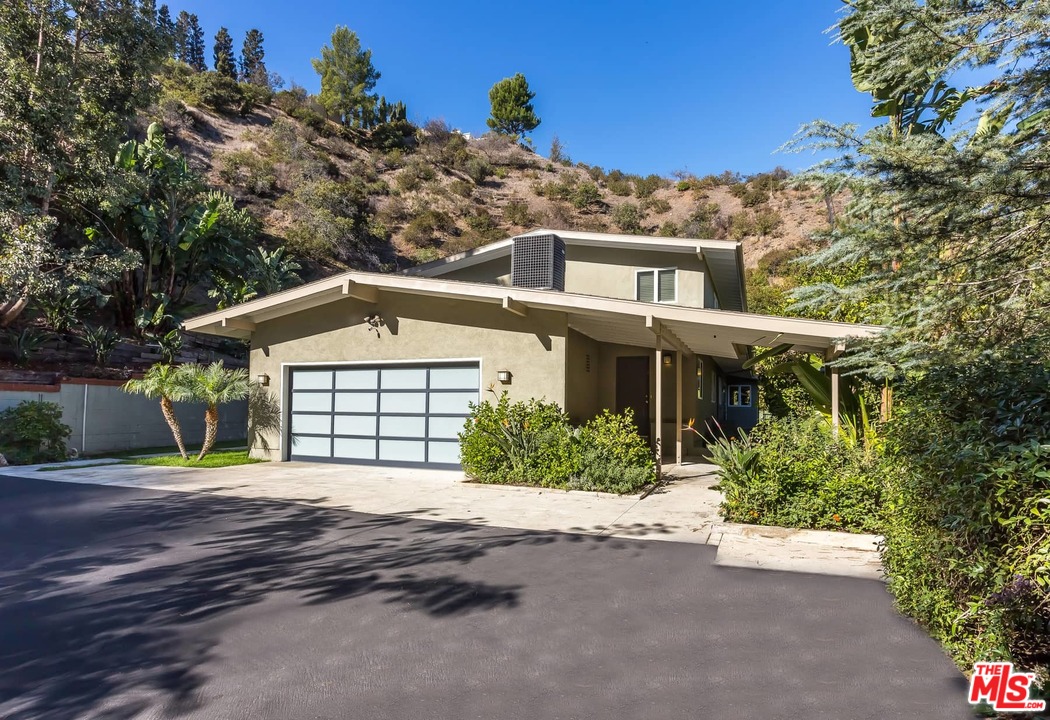 1740 Stone Canyon Road Los Angeles, CA 90077 - Photo 7 of 53