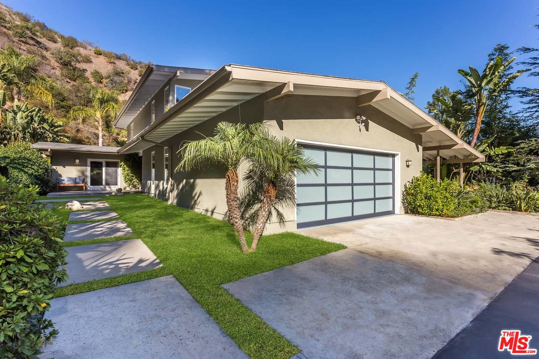 1740 Stone Canyon Road Los Angeles, CA 90077 - Photo 8 of 53