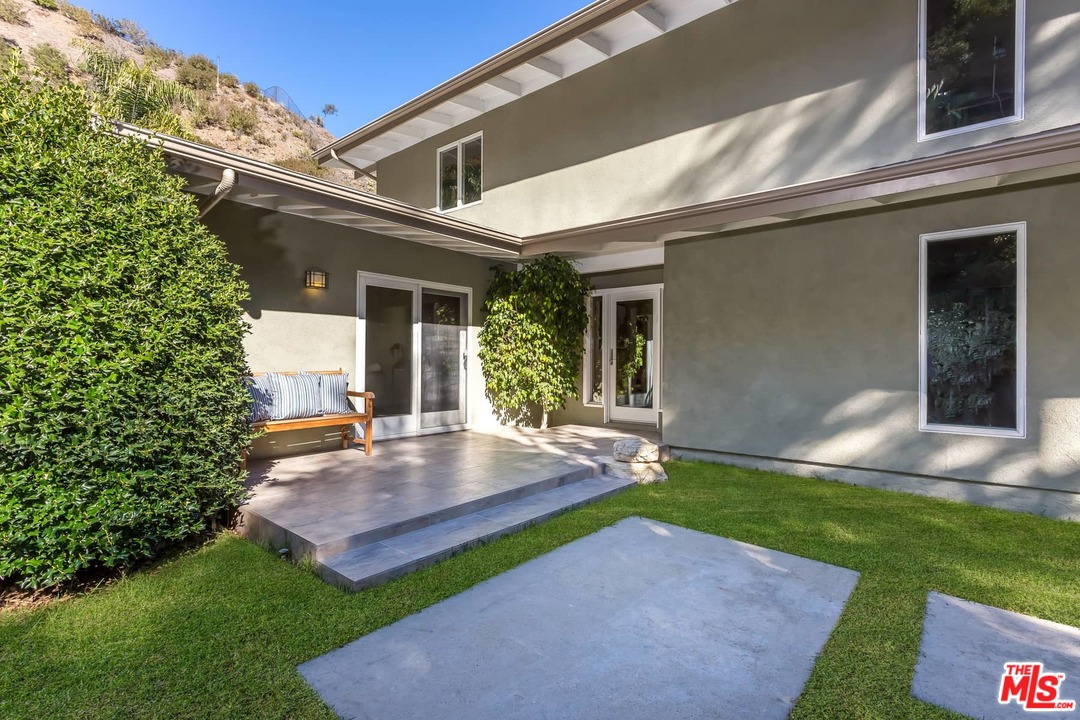 1740 Stone Canyon Road Los Angeles, CA 90077 - Photo 9 of 53