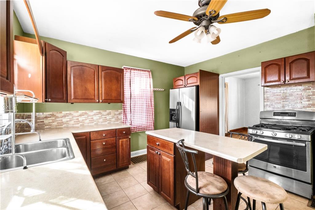 256 Smithfield Street Canonsburg, PA 15317 - Photo 9 of 21 Tons of cabinetry space and counter