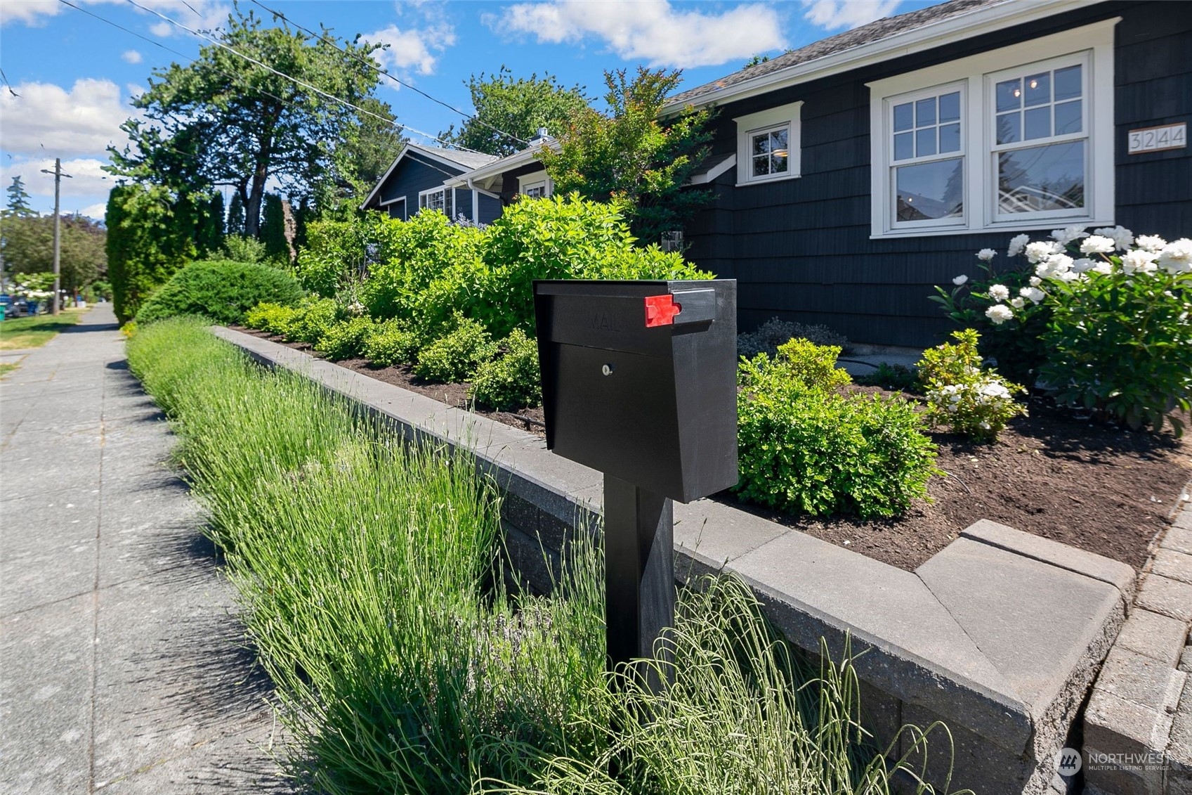 3244 Walnut Avenue Southwest Seattle, WA 98116 - Photo 39 of 40