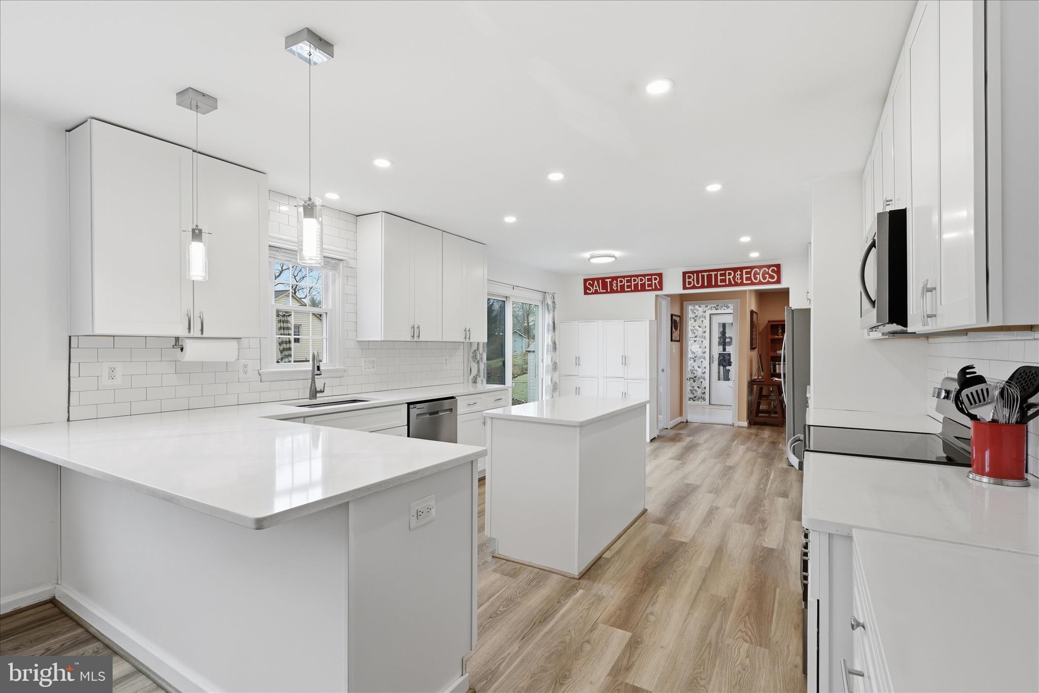 7923 Lake Pleasant Drive Springfield, VA 22153 - Photo 3 of 56