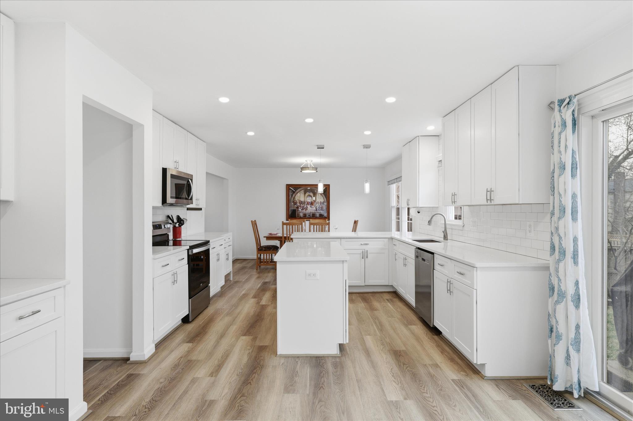 7923 Lake Pleasant Drive Springfield, VA 22153 - Photo 8 of 56