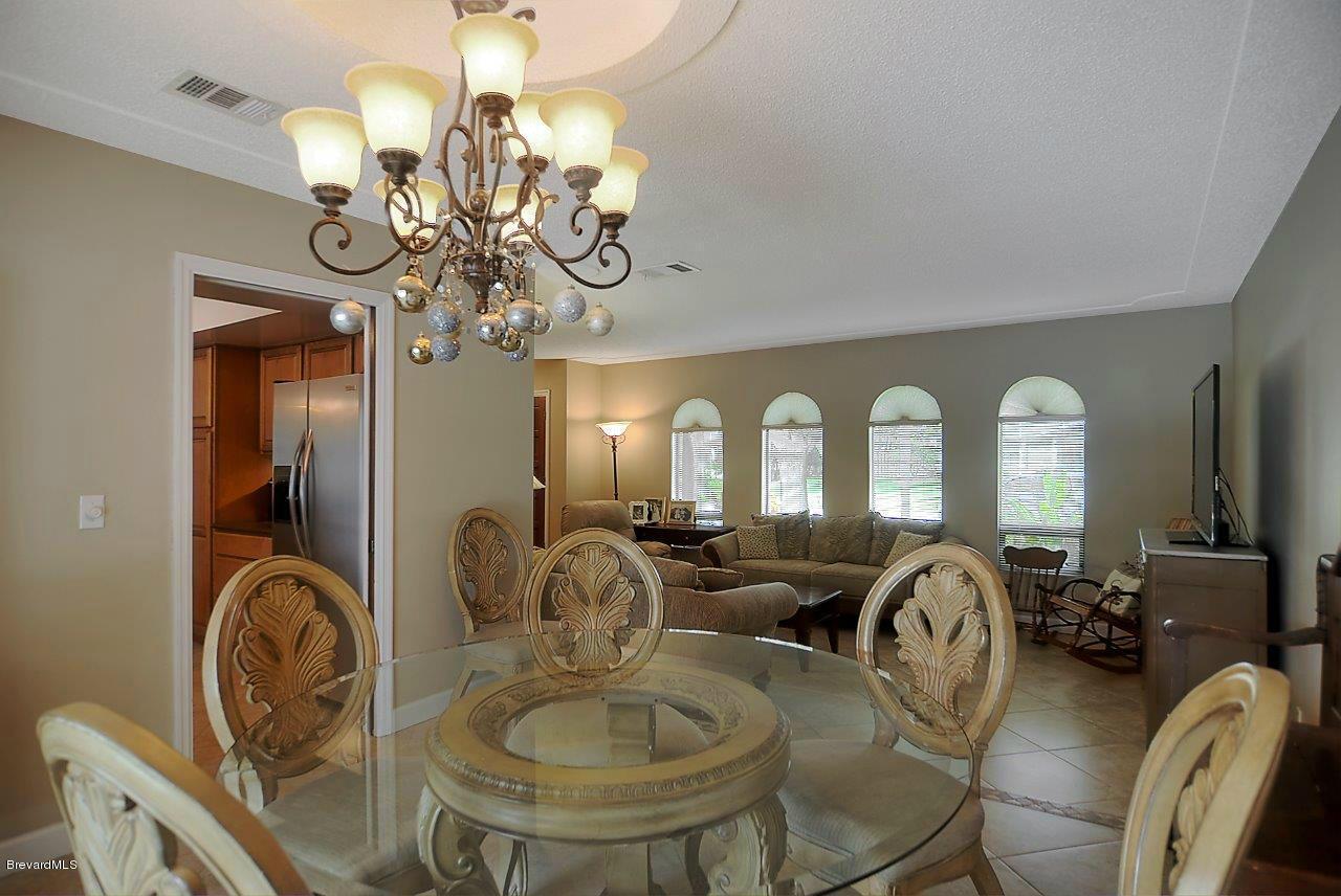479 Coach Road Satellite Beach, FL 32937 - Photo 5 of 12 dining (17)