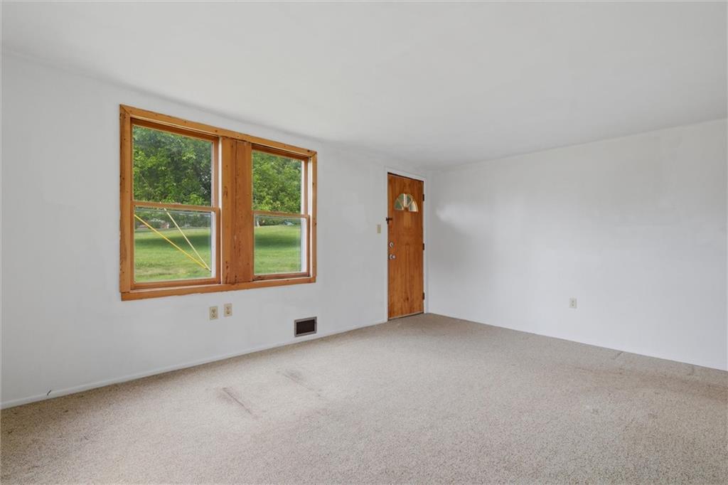 314 Prospect Circle Lower Burrell, PA 15068 - Photo 3 of 21