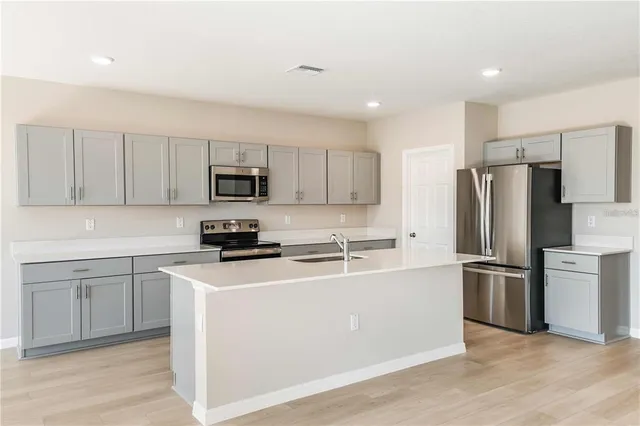 $3,950 | 12831 Canter Call Road, Lithia, FL 33547